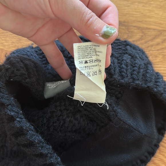 North Face Black Ribbed Beanie - Picture 4 of 6